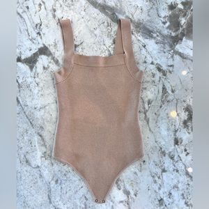 Abercrombie & Fitch “Square-neck Knit Bodysuit” in color Beige - Size SMALL.
